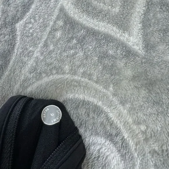 Womens Lululemon Pace Setter Skirt (Tall) - Picture 3 of 3